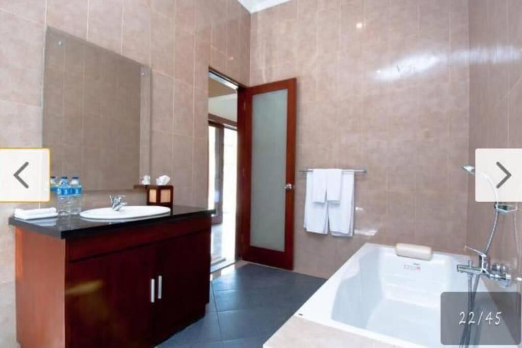 Villa Akmali Berawa - 3 Bedrooms Canggu Екстериор снимка